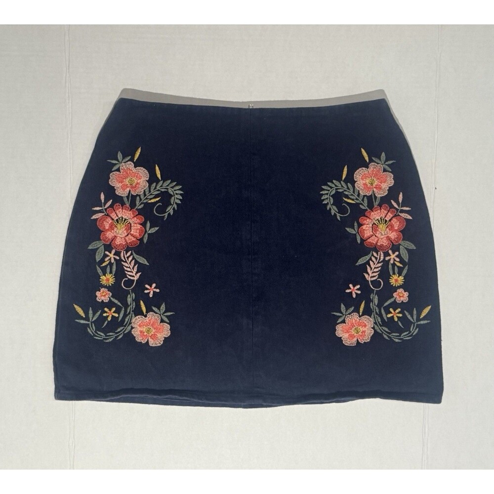 Mi Ami Navy Floral Embroidered Mini Skirt Size MD Boho Bohemian Festival